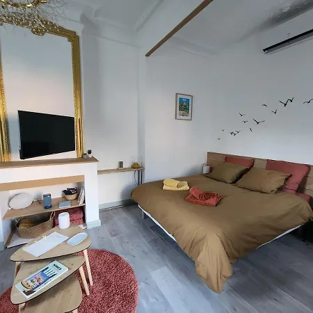 Le Petit Montmartre Chic Centre