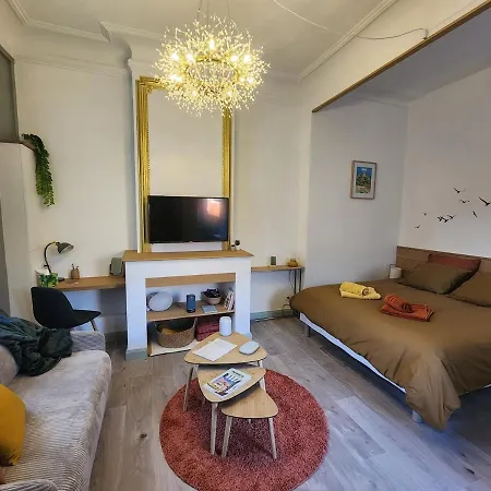 Le Petit Montmartre Chic Centre Apartman *